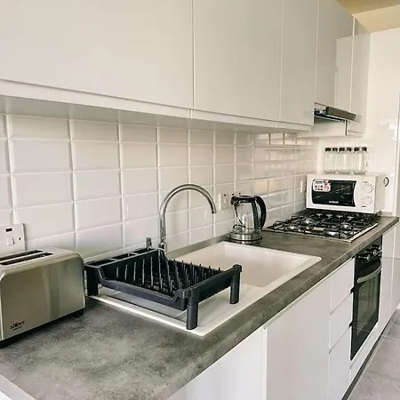 Appartamento Thalassa 1 Bedroom With A Partial Sea View And Courtyard View *
